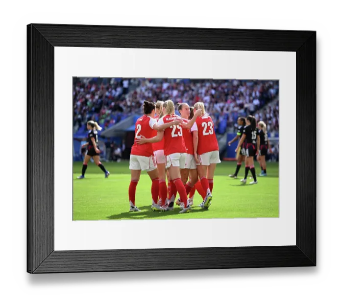 Framed Print : OL Lyonnes v Arsenal FC - UEFA Women's Champions League 2025 / 26 Semi-Final Second Leg OL Lyonnes v Arsenal FC - UEFA Women's Champions League 2025 / 26 Semi-Final Second Leg