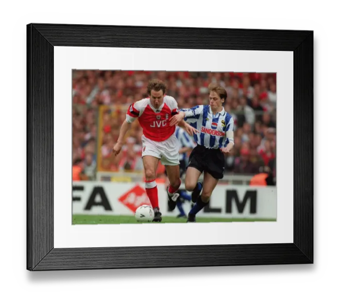 Framed Print : Paul Merson (Arsenal) and Graham Hyde (Sheffield Wednesday)