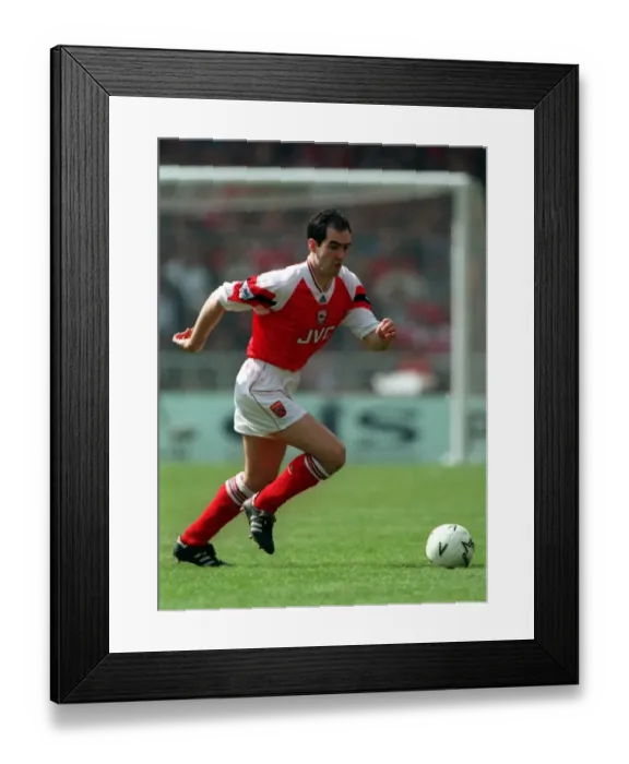 Framed Print : Steve Morrow: Arsenal Football Club Legend Framed Print : Steve Morrow: Arsenal Football Club Legend