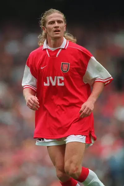 Emmanuel Petit: The Pivotal Player in Arsenal's Historic 1997 / 98 Double Victory