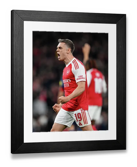 Framed Print : Arsenal FC v Atletico de Madrid - UEFA Champions League 2025 / 26 Semi Final Second Leg