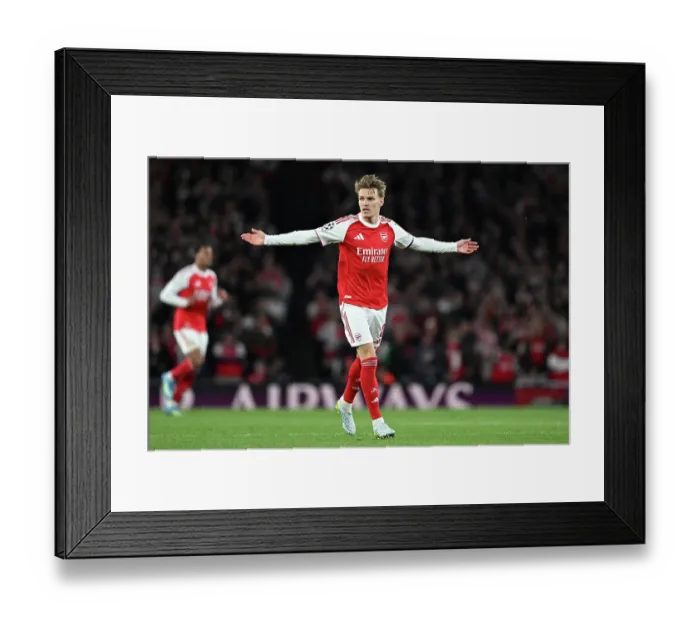 Framed Print : Arsenal FC v Atletico de Madrid - UEFA Champions League 2025 / 26 Semi Final Second Leg