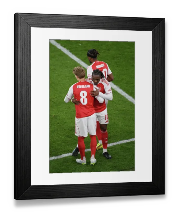 Framed Print : Arsenal FC v Atletico de Madrid - UEFA Champions League 2025 / 26 Semi Final Second Leg