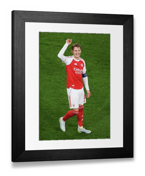 Framed Print : Arsenal FC v Atletico de Madrid - UEFA Champions League 2025 / 26 Semi Final Second Leg