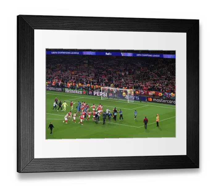 Framed Print : Arsenal FC v Atletico de Madrid - UEFA Champions League 2025 / 26 Semi Final Second Leg
