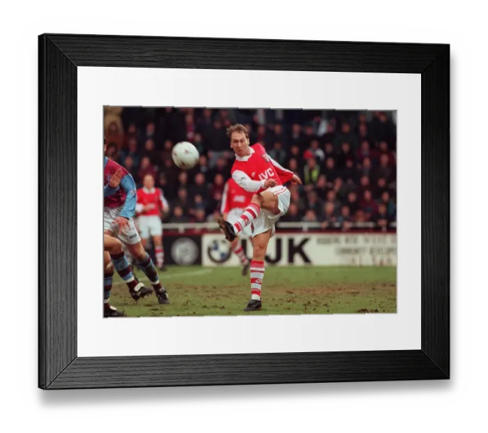 Framed Print : David Platt in Action for Arsenal Football Club