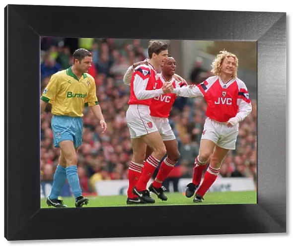 Alan Smith celebrates his goal v Swidon with Ian Wright and Ray Parlour (Arsenal)