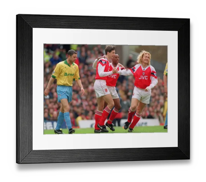 Framed Print : Alan Smith celebrates his goal v Swidon with Ian Wright and Ray Parlour (Arsenal)