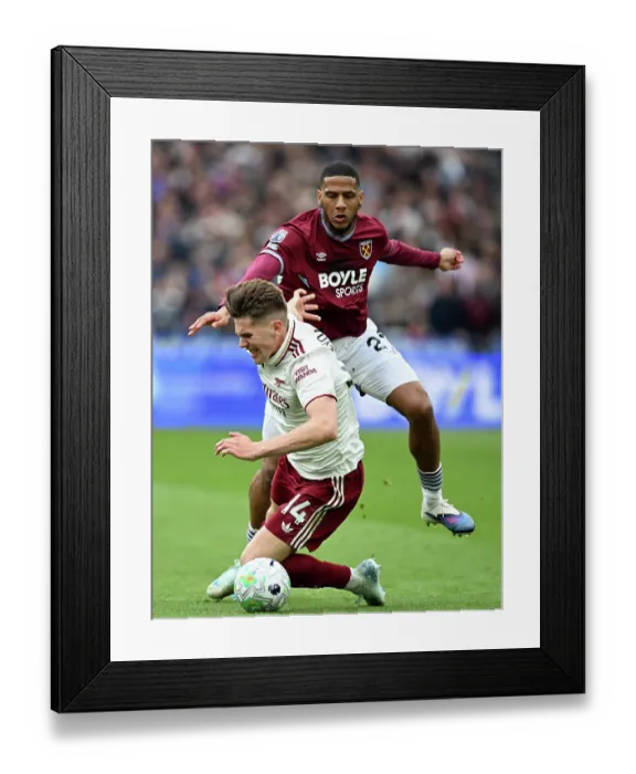 Framed Print : West Ham United v Arsenal - Premier League Framed Print : West Ham United v Arsenal - Premier League