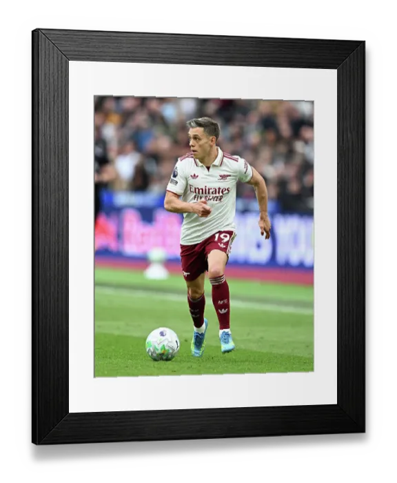 Framed Print : West Ham United v Arsenal - Premier League Framed Print : West Ham United v Arsenal - Premier League