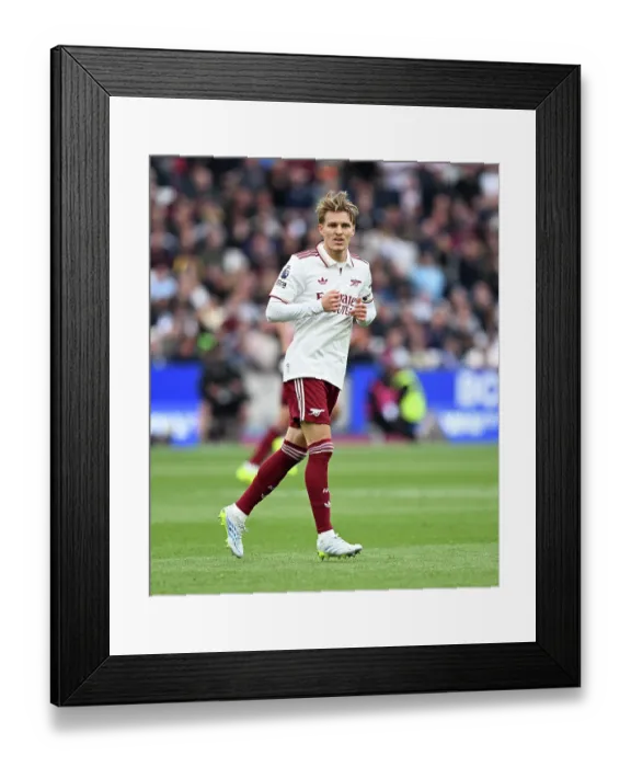 Framed Print : West Ham United v Arsenal - Premier League Framed Print : West Ham United v Arsenal - Premier League