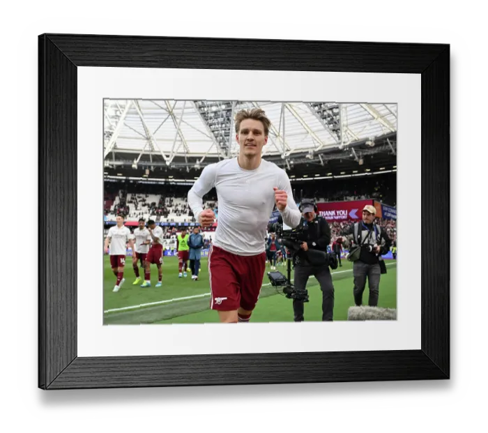 Framed Print : West Ham United v Arsenal - Premier League