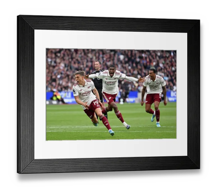 Framed Print : West Ham United v Arsenal - Premier League Framed Print : West Ham United v Arsenal - Premier League