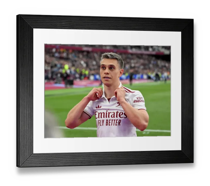 Framed Print : West Ham United v Arsenal - Premier League Framed Print : West Ham United v Arsenal - Premier League
