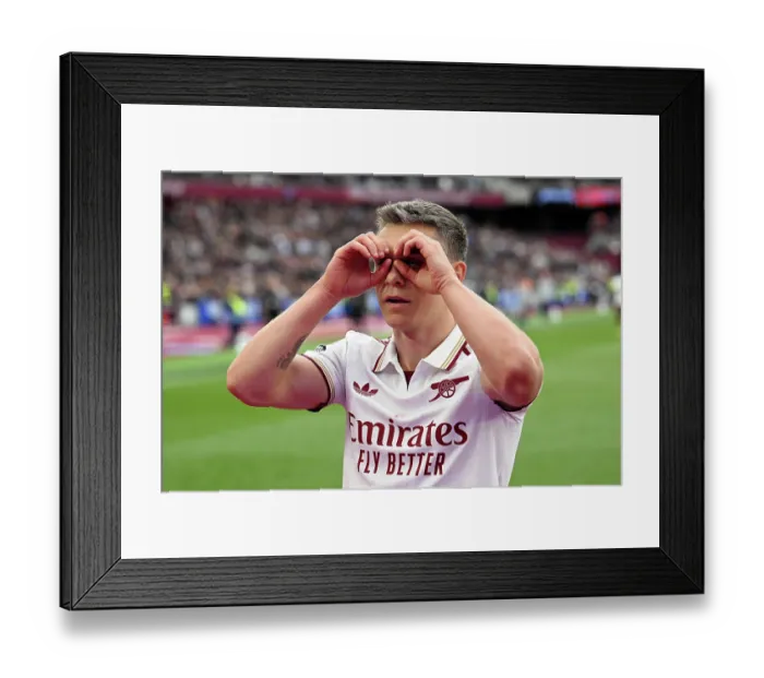 Framed Print : West Ham United v Arsenal - Premier League Framed Print : West Ham United v Arsenal - Premier League