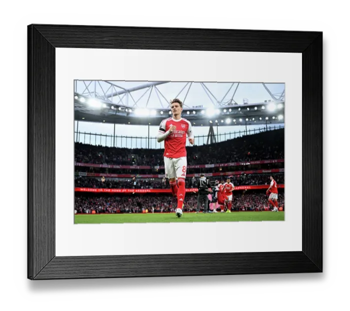 Framed Print : Arsenal v Burnley - Premier League Framed Print : Arsenal v Burnley - Premier League