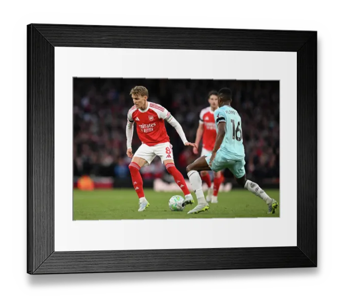 Framed Print : Arsenal v Burnley - Premier League