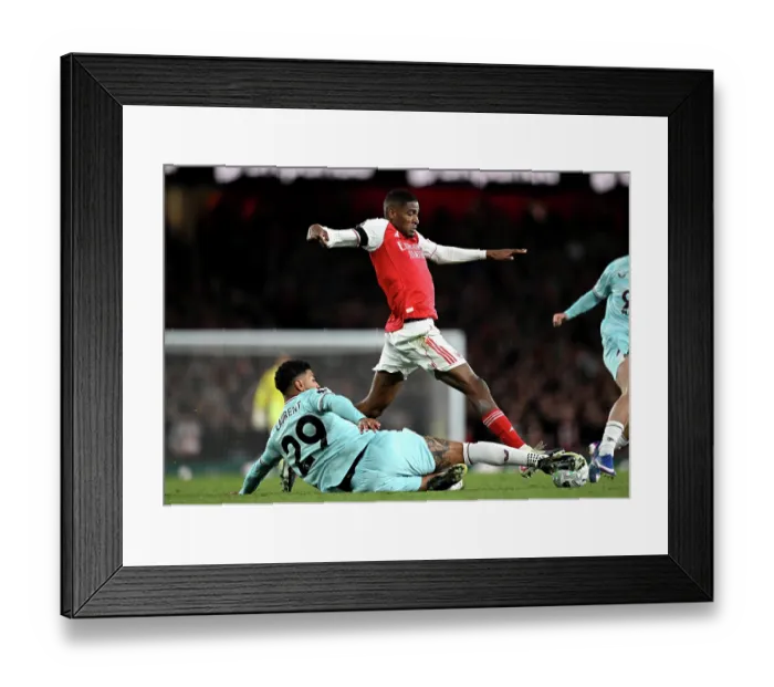 Framed Print : Arsenal v Burnley - Premier League