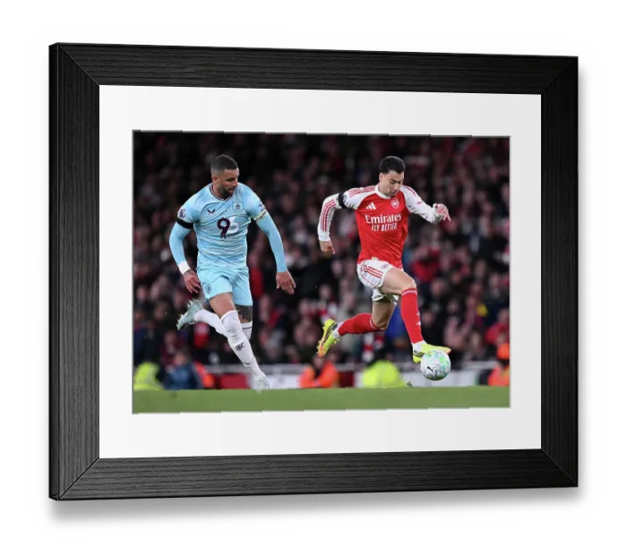 Framed Print : Arsenal v Burnley - Premier League