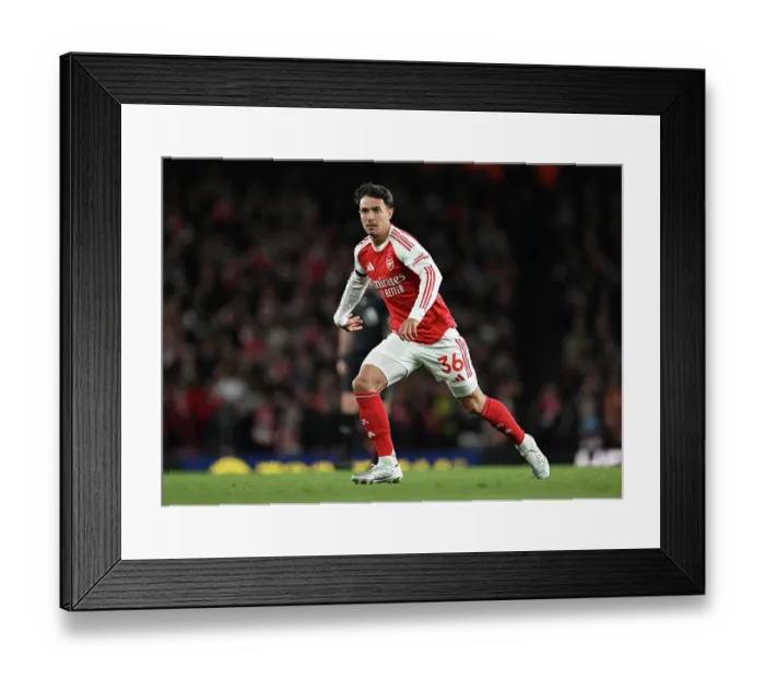Framed Print : Arsenal v Burnley - Premier League
