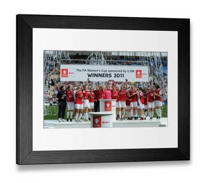 Framed Print : Arsenal Ladies lift the FA Cup Trophy. Arsenal Ladies 2: 0 Bristol Academy