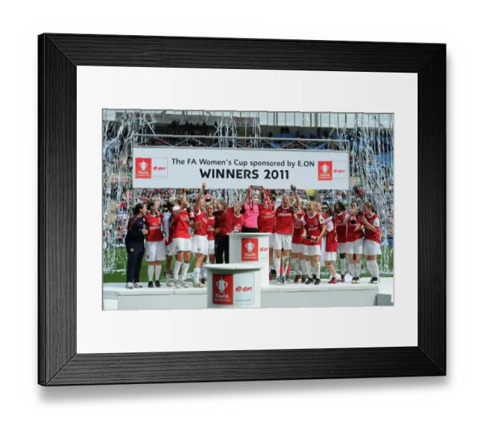 Framed Print : Arsenal Ladies Lift FA Cup: 2-0 Victory over Bristol Academy (2011)