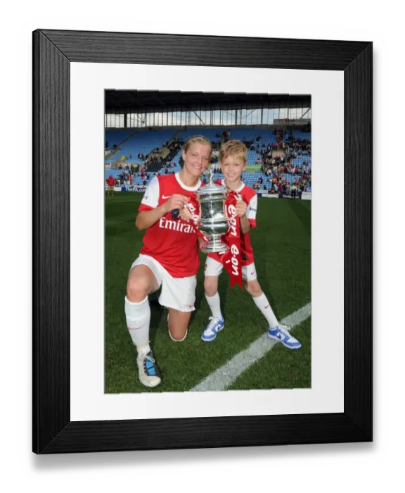 Framed Print : Katie Chapman (Arsenal) with the FA Cup Trophy. Arsenal Ladies 2: 0 Bristol Academy Framed Print : Katie Chapman (Arsenal) with the FA Cup Trophy. Arsenal Ladies 2: 0 Bristol Academy