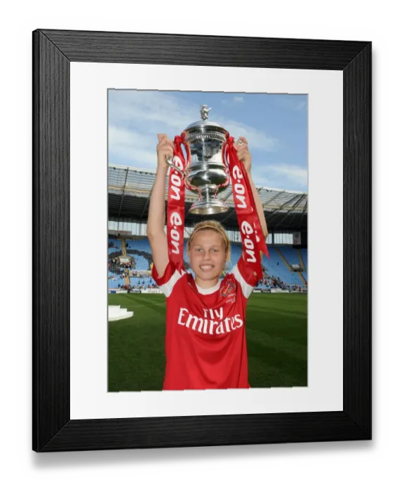 Framed Print : Gilly Flaherty with the FA Cup: Arsenal Ladies Victory over Bristol Academy (2011)