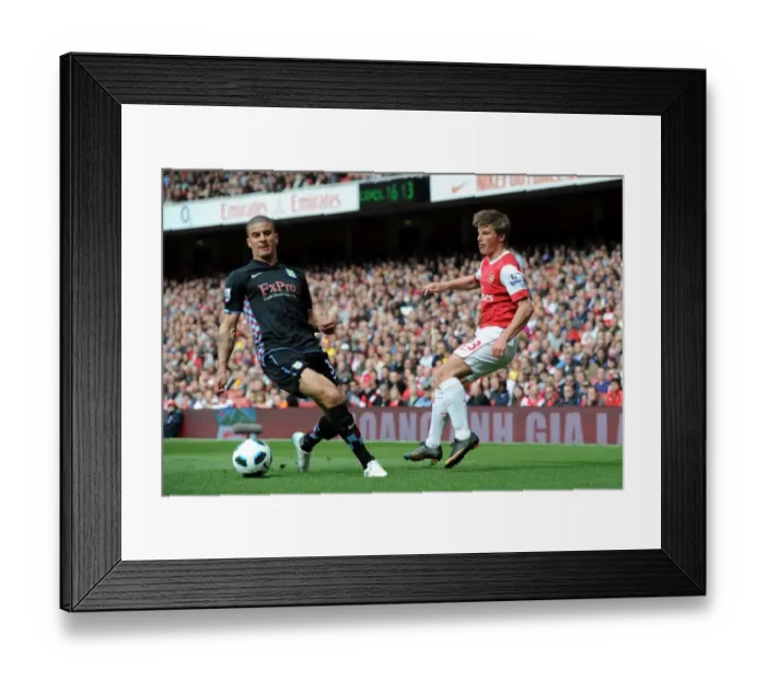 Framed Print : Andrey Arshavin (Arsenal) Kyle Walker (Villa). Arsenal 1: 2 Aston Villa Framed Print : Andrey Arshavin (Arsenal) Kyle Walker (Villa). Arsenal 1: 2 Aston Villa