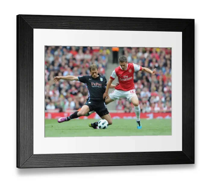Framed Print : Aaron Ramsey (Arsenal) Stiliyan Petrov (Aston Villa). Arsenal 1: 2 Aston Villa Framed Print : Aaron Ramsey (Arsenal) Stiliyan Petrov (Aston Villa). Arsenal 1: 2 Aston Villa