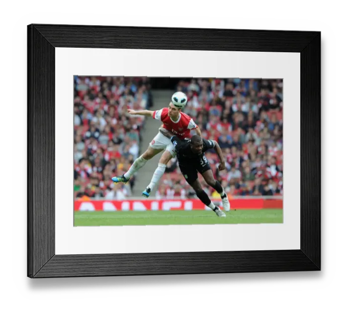 Framed Print : Thomas Vermaelen (Arsenal) Darren Bent (Villa). Arsenal 1: 2 Aston Villa Framed Print : Thomas Vermaelen (Arsenal) Darren Bent (Villa). Arsenal 1: 2 Aston Villa