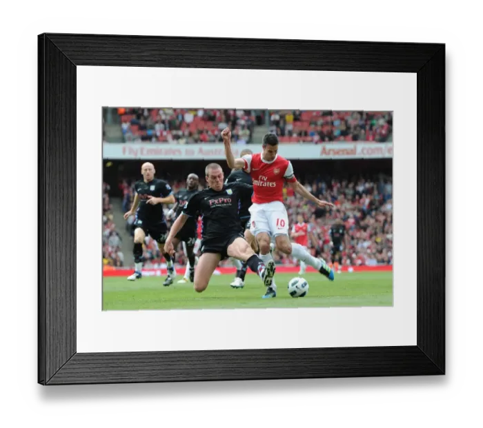 Framed Print : Robin van Persie (Arsenal) Richard Dunne (Villa). Arsenal 1: 2 Aston Villa