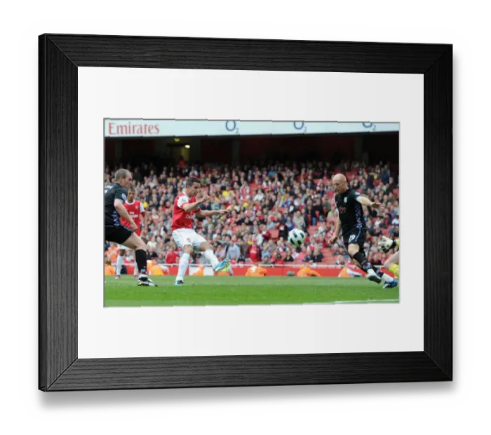 Framed Print : Robin van Persie Scores Dramatic Winner Against Aston Villa, Arsenal 1-2 Framed Print : Robin van Persie Scores Dramatic Winner Against Aston Villa, Arsenal 1-2