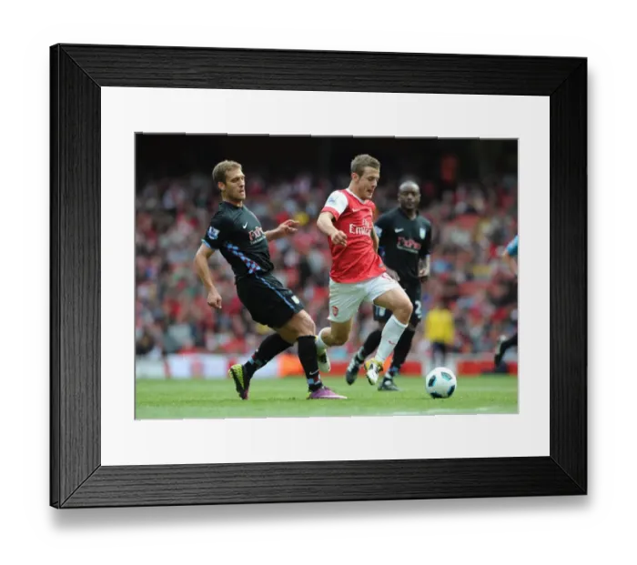 Framed Print : Jack Wilshere (Arsenal) Stiliyan Petrov (Villa). Arsenal 1: 2 Aston Villa Framed Print : Jack Wilshere (Arsenal) Stiliyan Petrov (Villa). Arsenal 1: 2 Aston Villa