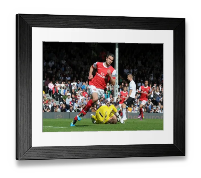 Framed Print : Robin van Persie celebrates scoring the 1st Arsenal goal. Fulham 2: 2 Arsenal Framed Print : Robin van Persie celebrates scoring the 1st Arsenal goal. Fulham 2: 2 Arsenal