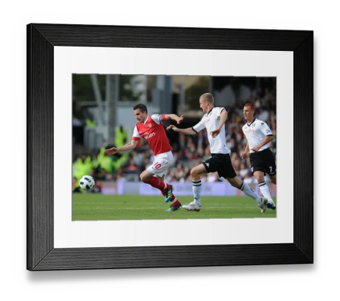 Framed Print : Robin van Persie (Arsenal) Brede Hangeland (Fulham). Fulham 2: 2 Arsenal