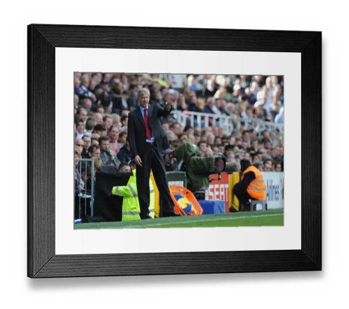 Framed Print : Arsenal manager Arsene Wenger. Fulham 2: 2 Arsenal, Barclays Premier League