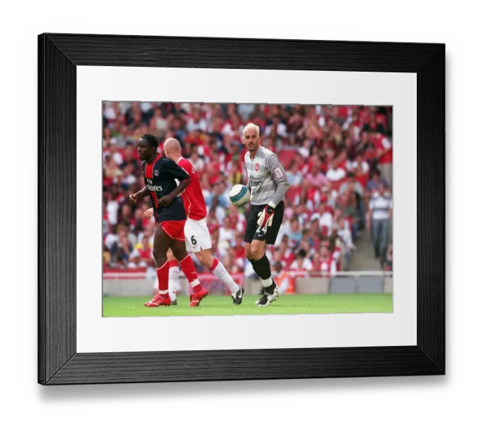 Framed Print : Manuel Almunia's Heroic Performance: Arsenal's 2:1 Win Over Paris Saint-Germain at Emirates Cup, Day One (2007)