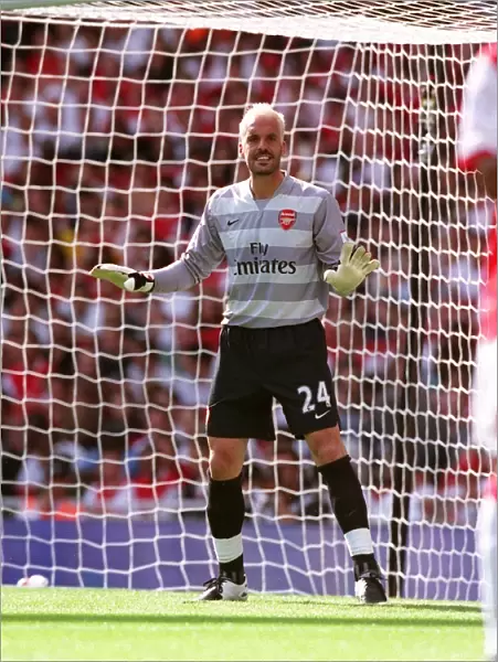 Manuel Almunia's Heroic Performance: Arsenal's 2-1 Win Over Paris Saint-Germain at Emirates Cup