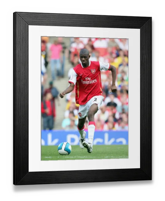 Framed Print : Abou Diaby's Stunner: Arsenal Edge Past Paris Saint-Germain 2-1 at Emirates Cup
