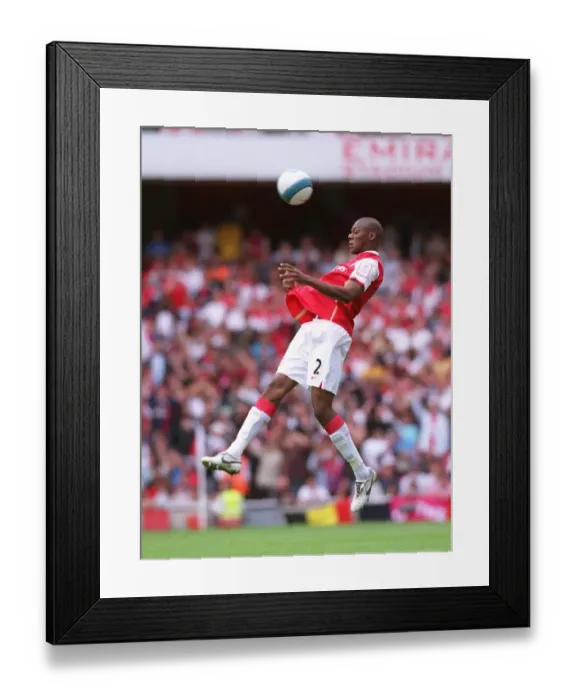 Framed Print : Abou Diaby's Game-Winning Goal: Arsenal's Triumph Over Paris Saint-Germain at Emirates Cup 2007