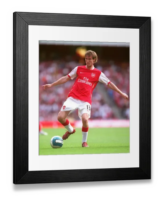 Framed Print : Alex Hleb's Stunner: Arsenal's 2-1 Win Over Paris Saint-Germain in Emirates Cup Opener