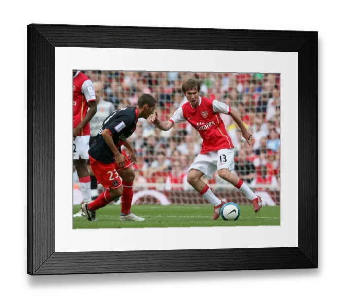 Framed Print : Alex Hleb (Arsenal) Jeremy Clement (PSG) Framed Print : Alex Hleb (Arsenal) Jeremy Clement (PSG)