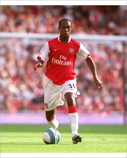 Justin Hoyte in Action: Arsenal's Victory over Paris Saint-Germain, Emirates Cup 2007 (Day One)