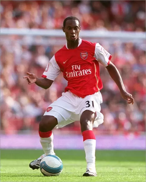 Arsenal's Triumph over Paris Saint-Germain: Justin Hoyte in Action, Emirates Cup 2007 (Day One)
