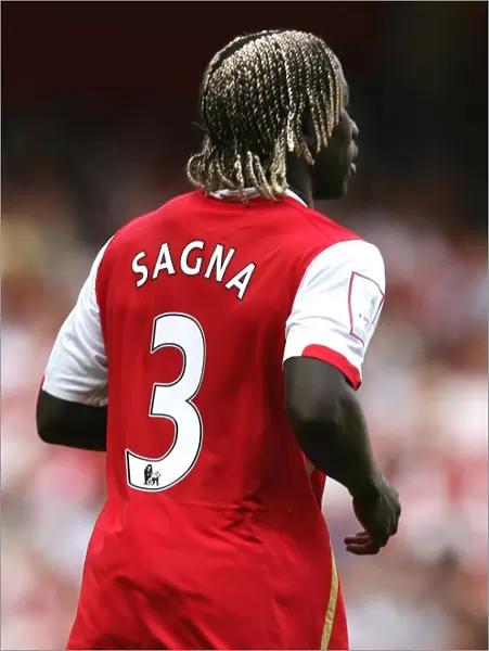 Bacary Sagna in Action: Arsenal's Victory over Paris Saint-Germain at Emirates Cup (2007)