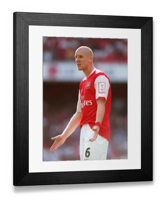 Framed Print : Philippe Senderos Celebrates Arsenal's Win Against Paris Saint-Germain at Emirates Cup, 2007