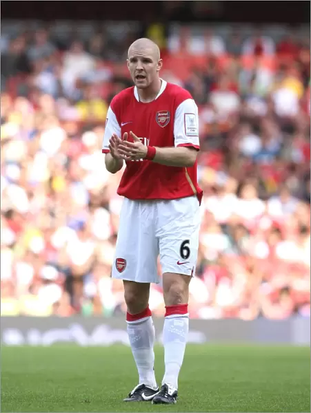Philippe Senderos in Action: Arsenal's 2-1 Victory over Paris Saint-Germain, Emirates Cup 2007