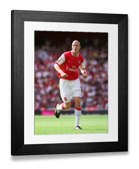 Framed Print : Philippe Senderos Leads Arsenal to 2-1 Victory over Paris Saint-Germain at Emirates Cup, 2007