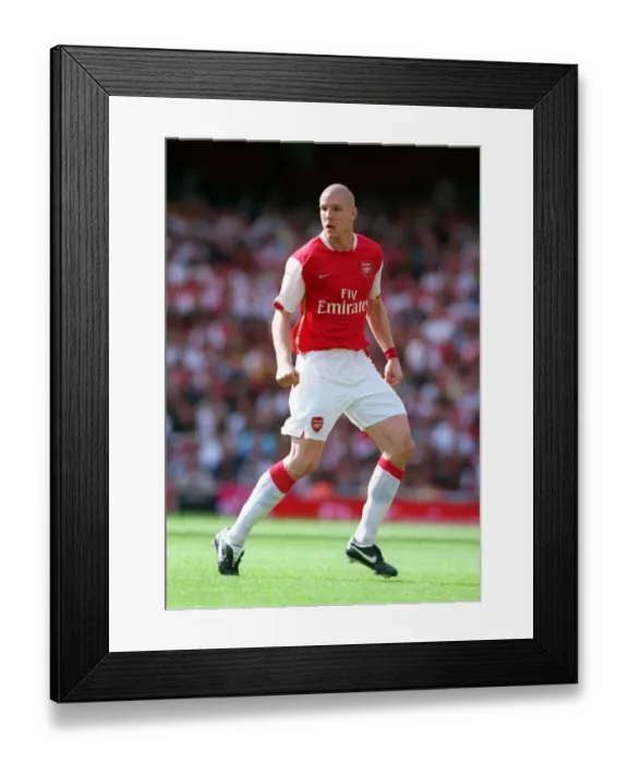 Framed Print : Philippe Senderos's Goal Secures 2-1 Victory for Arsenal Over Paris Saint-Germain at Emirates Cup, 2007 Framed Print : Philippe Senderos's Goal Secures 2-1 Victory for Arsenal Over Paris Saint-Germain at Emirates Cup, 2007
